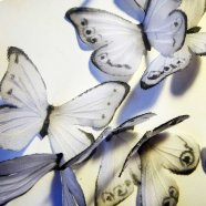 бабочки из шелковой ткани